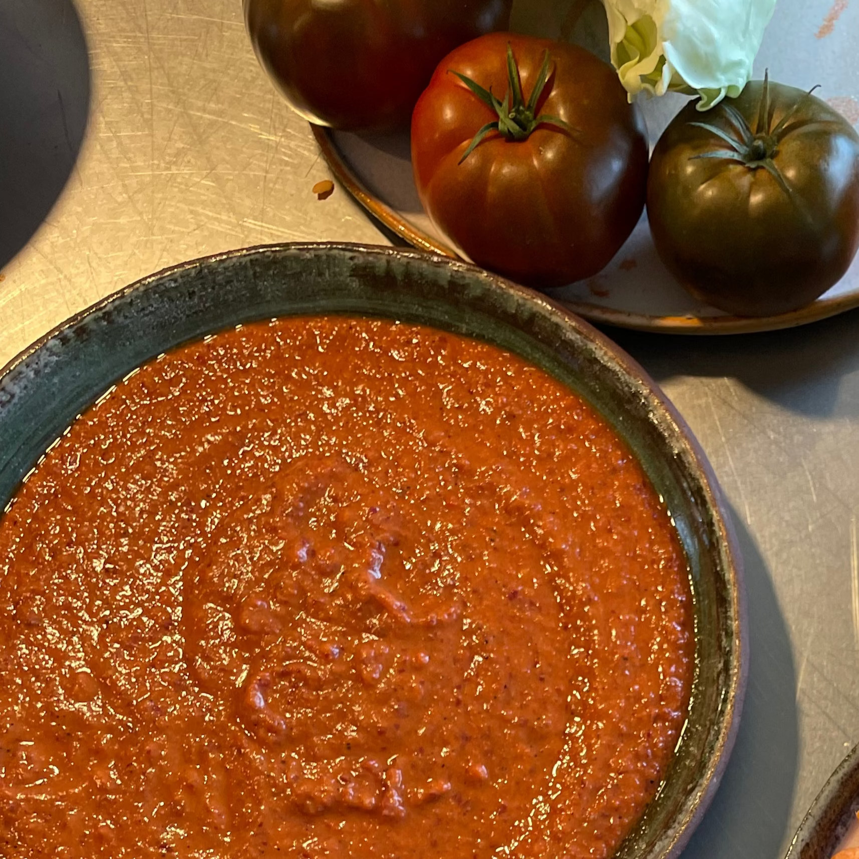 Mojo rojo - lækreste dip med flamberet peberfrugt 🫑